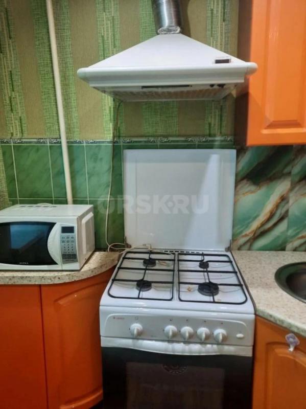 Сдам на длительный срок 3хкомнатную квартиру, частично мебелированную (Орск,Комарова д.20). - Орск