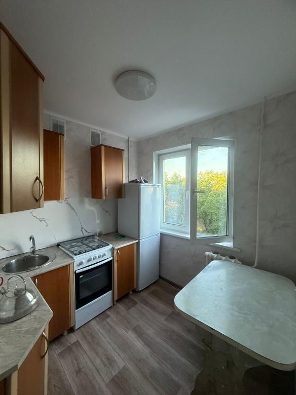 Продам 2х комнатную квартиру на среднем этаже. - Новотроицк