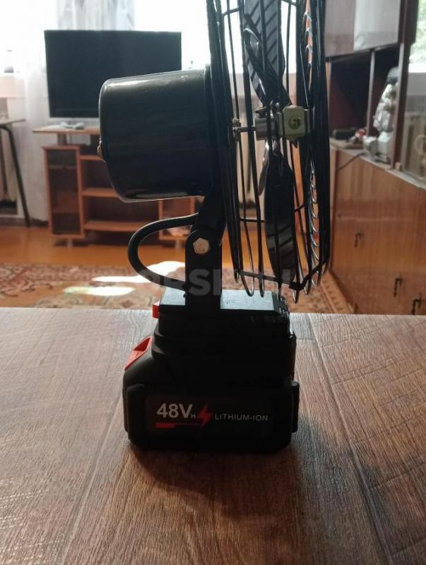 Продам мощный автономный вентилятор на аккумуляторе  новый в комплекте 2 аккумулятора , зарядка. - Орск