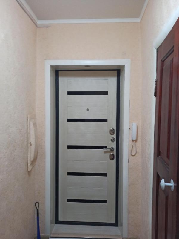 Продаётся  светлая и уютная однокомнатная квартира просто вьезжай и живи без вложений, г. - Новотроицк