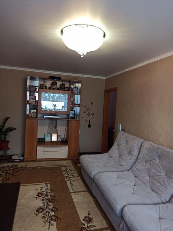 Продается шикарная улучшенная  трёхкомнатная квартира с современным ремонтом, по адресу: г. - Новотроицк