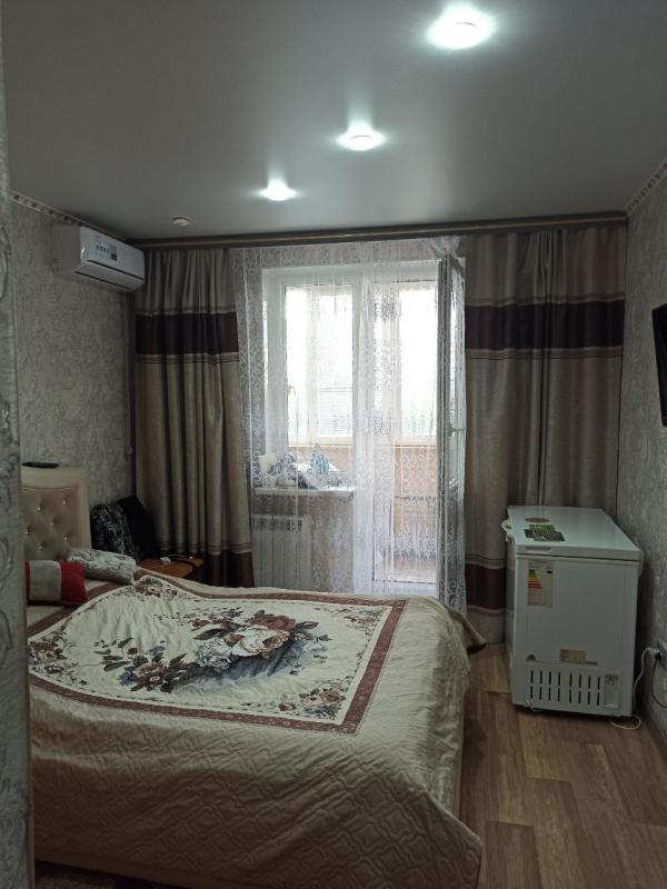 Продается шикарная улучшенная  трёхкомнатная квартира с современным ремонтом, по адресу: г. - Новотроицк