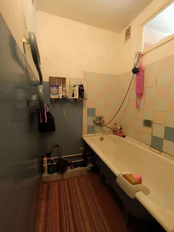 ПРОДАËТСЯ 2-Х КОМНАТНАЯ КВАРТИРА, С РАЗДЕЛЬНЫМИ ХОДАМИ, НА 4 ЭТАЖЕ, 5-ТИ ЭТАЖНОГО ДОМА. - Новотроицк