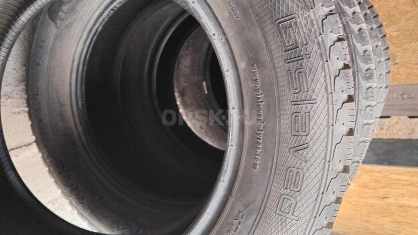 Продам зимнюю резину Gislaved 215/65 R 16 в хорошем состоянии, без грыж и порезов.. - Орск