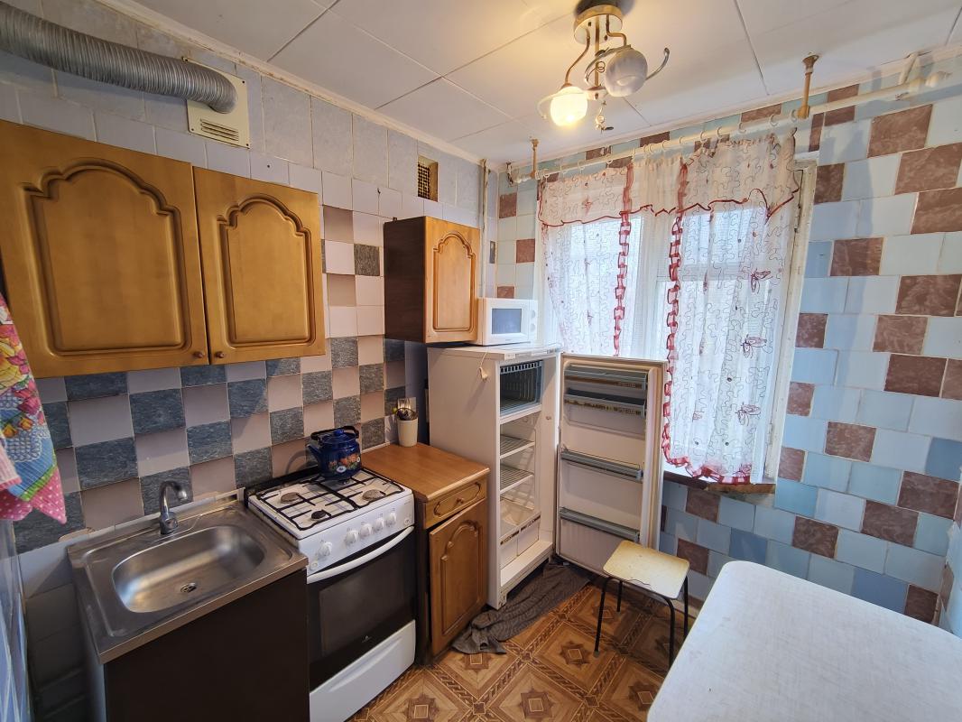 Сдам 4х комнатную квартиру на долгосрочное проживание в спальном районе нашего города 1983г. - Орск