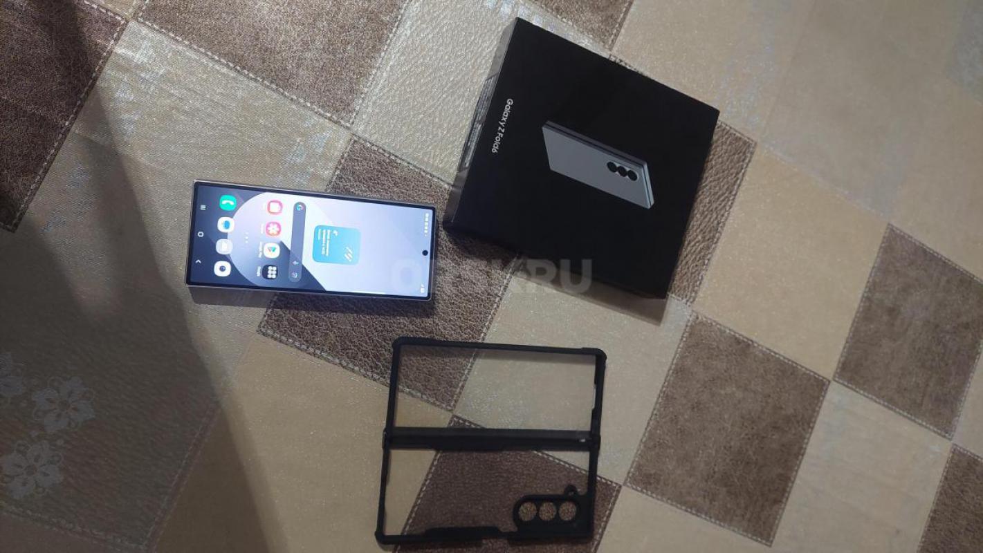 Продам телефон samsunq Z fold 6 - Орск