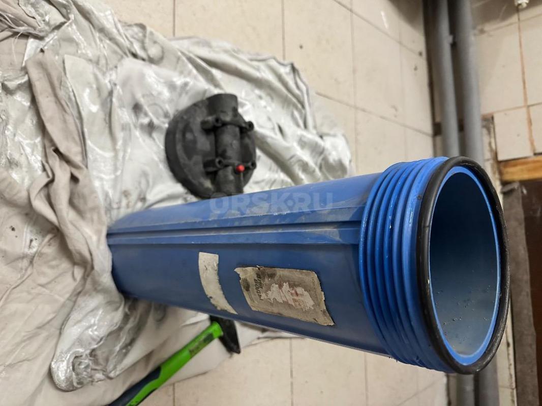 60 высота
Диаметр 15
В резьбе застряла оплавленная труба
Отдаю за ненадобностью с закрытого произ - Орск