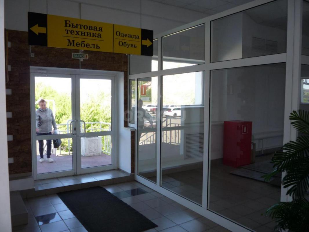 Сдаётся в аренду помещение в центре деловой жизни г Медногорска, тц Скала. - Медногорск