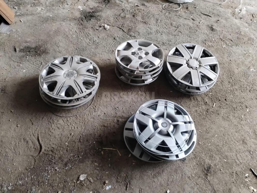 Продам колпаки р14 новые, также р15, р14 хендай цена указана за все колпаки отдам все кучей за 1000р - Орск