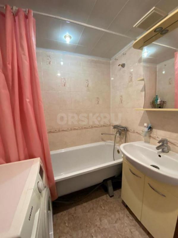 Продам 3 комнатную квартиру в 6 микрорайоне. - Орск