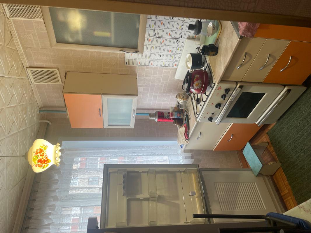 Продается 3х комнатная квартира (маломерка угловая). - Новотроицк