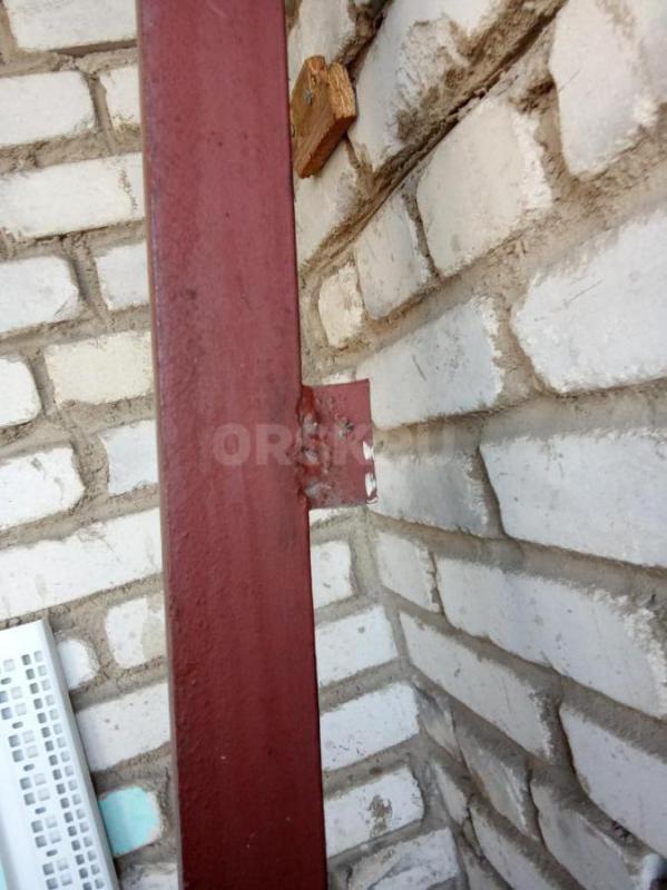 Продам железную дверь утеплённая с замком и ключами. - Орск