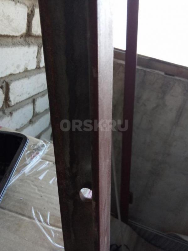 Продам железную дверь утеплённая с замком и ключами. - Орск