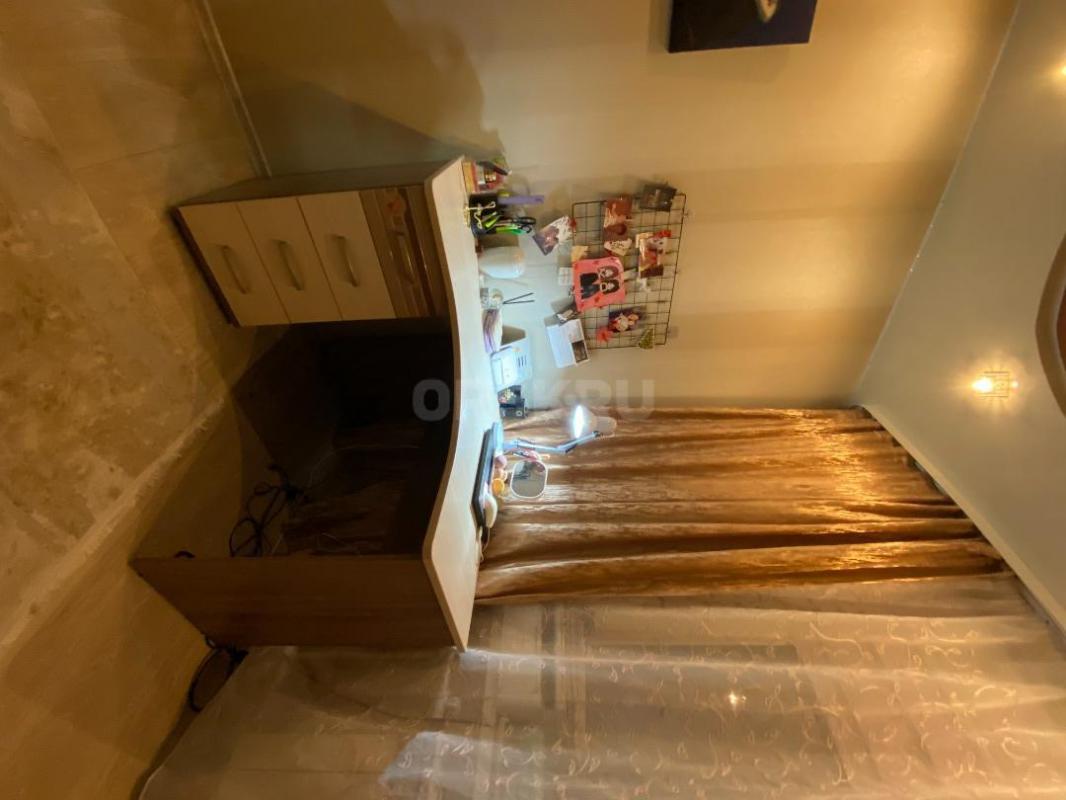 продам стенка молодежная "Британия"+ стол, 
фабрика Давита, 
б/у в отличном сост - Орск