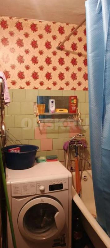 Сдам 2х ком кв , очень тёплая, балкон утеплённый, с мебелью и необходимой техникой, на длительный ср - Орск