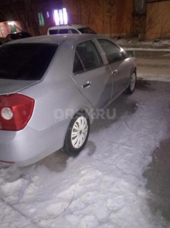 В хорошем состоянии,в родной краске,на зимней резине,дно пороги заводские не гнилые. - Орск