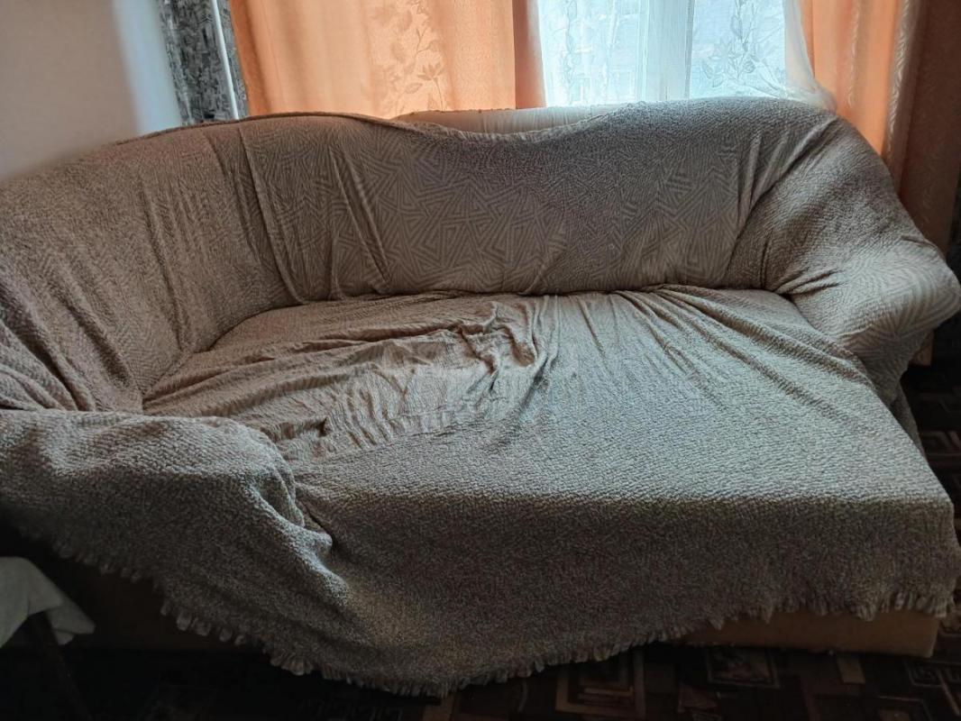 Продам диван б.у все целое только потёртости,нужна перетяжка,самоаызов,саморазбор. - Орск
