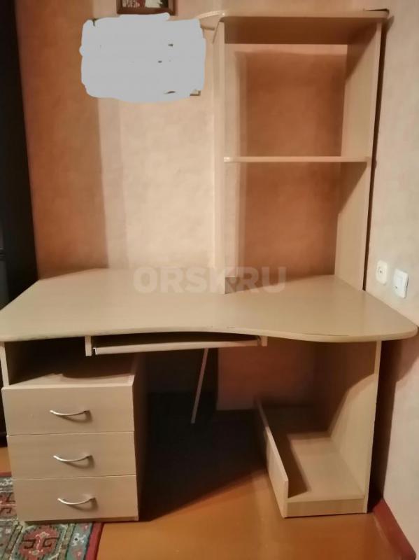 Продам стол компьютерный б/у. - Орск