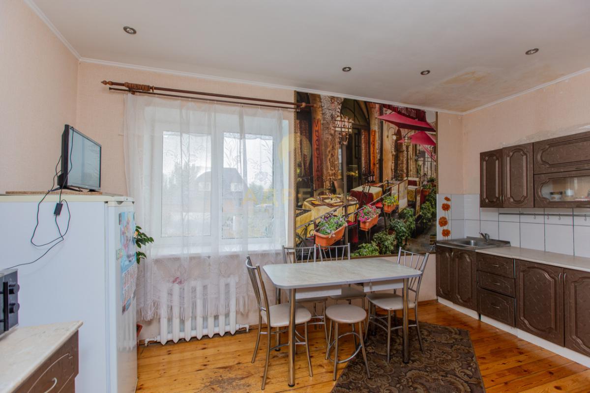 В продаже двухэтажный ДОМ 248м Площадь участка 13 сотУдобная транспортная развязка, магазины,аптеки - Оренбург