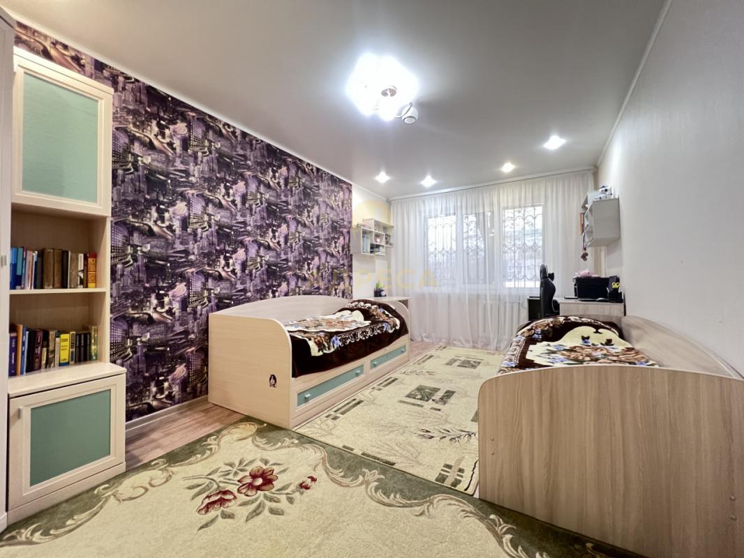 Продаётся просторная 3-х комнатная квартира на 1 этаже 5-ти этажного дома - РОМАШКА!!! - Оренбург