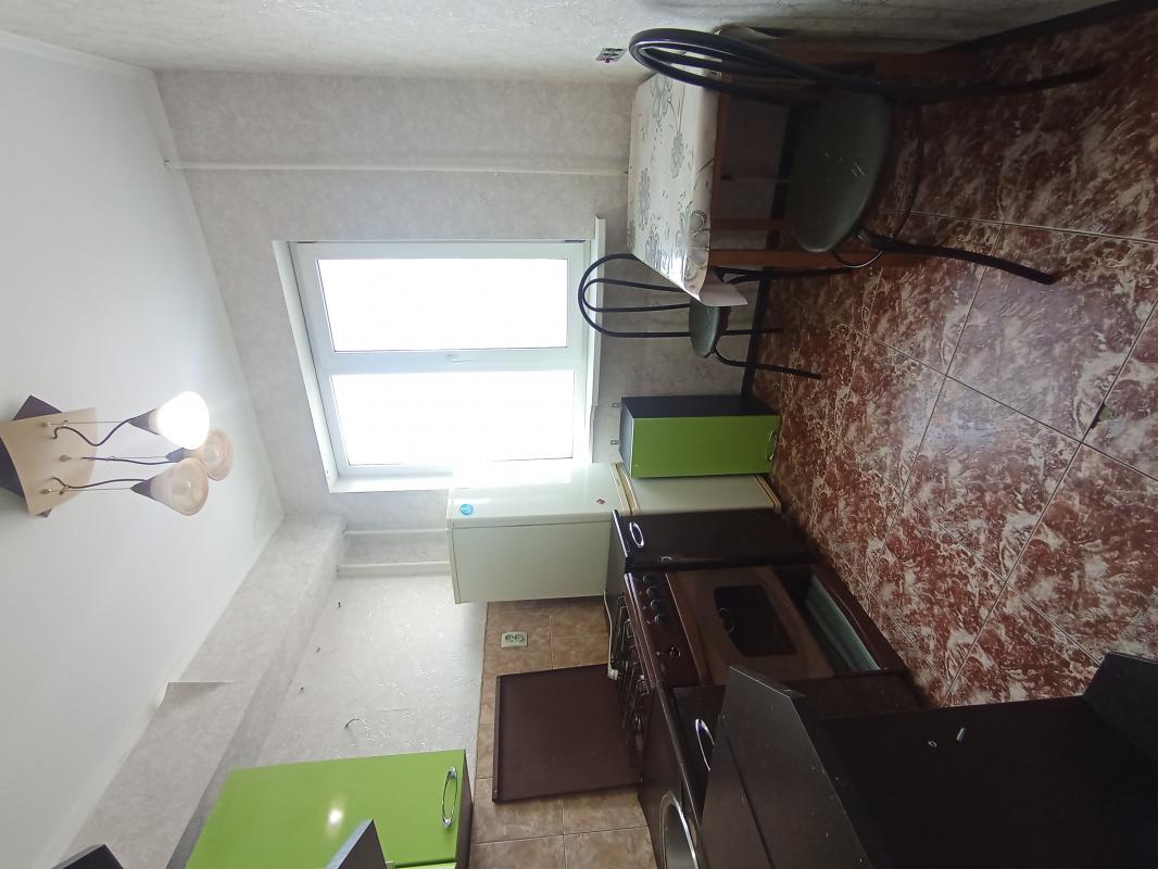 Продается 1-комнатная квартира  с хорошим ремонтом по адресу:  г. - Новотроицк