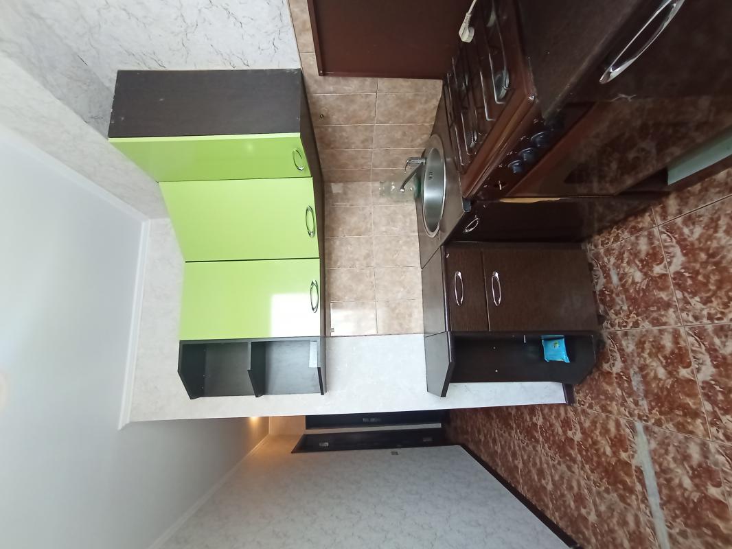 Продается 1-комнатная квартира  с хорошим ремонтом по адресу:  г. - Новотроицк