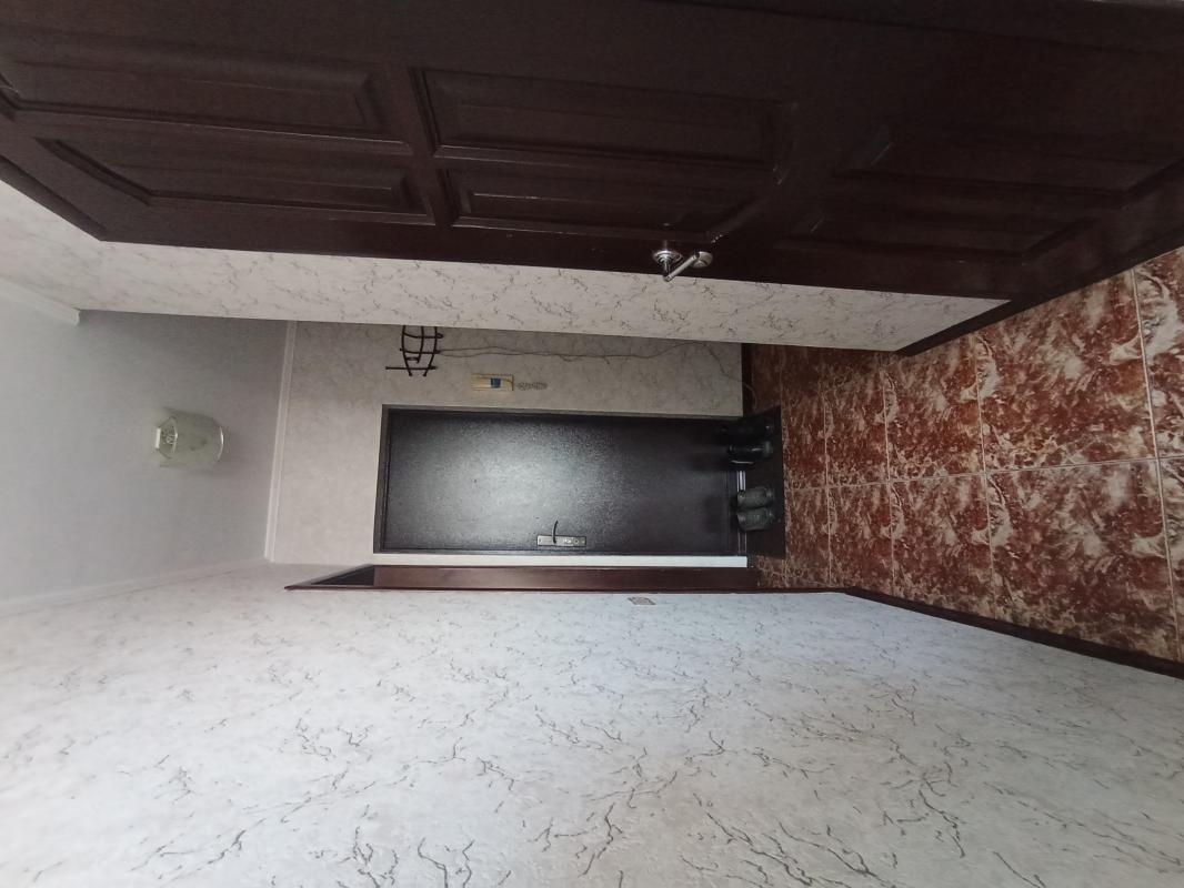 Продается 1-комнатная квартира  с хорошим ремонтом по адресу:  г. - Новотроицк