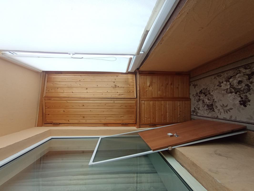 Продается 1-комнатная квартира  с хорошим ремонтом по адресу:  г. - Новотроицк