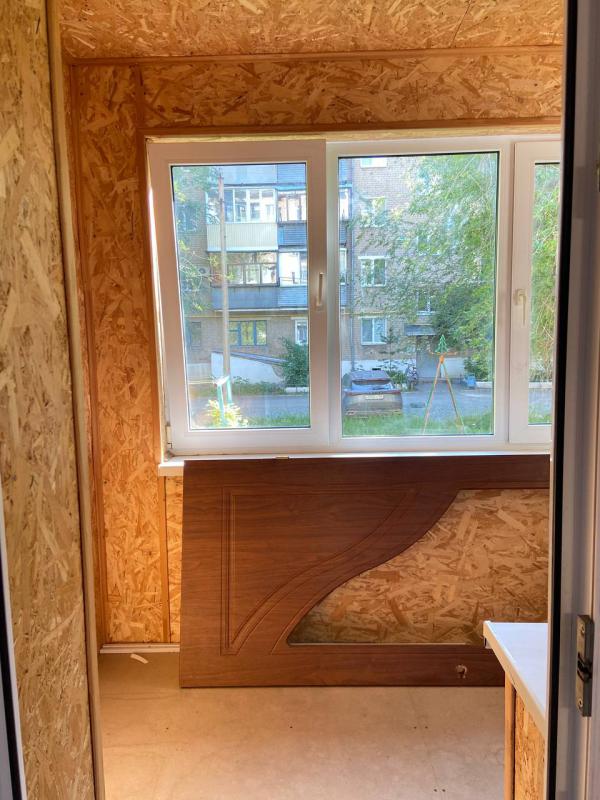 Продается уютная двухкомнатная квартира в кирпичном доме на первом (высоком) этаже. - Гай