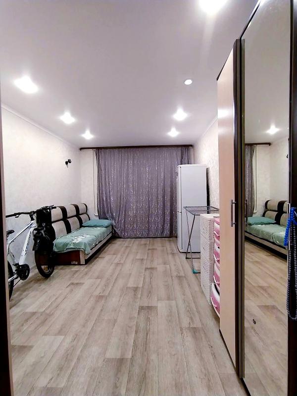 ПРОДАËТСЯ 2-Х КОМНАТНАЯ КВАРТИРА, В ЦЕНТРЕ ГОРОДА, НА 2 - ЭТАЖЕ, 5 - ТИ ЭТАЖНОГО КИРПИЧНОГО ДОМА, СО - Новотроицк