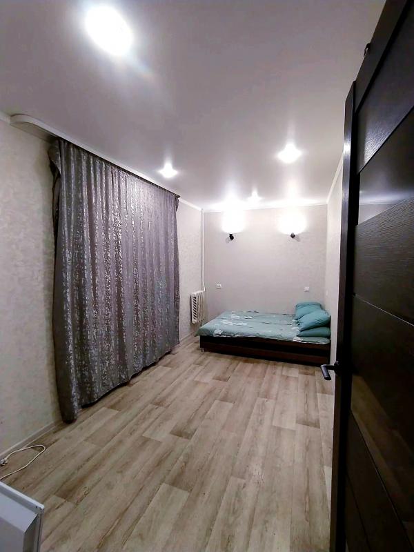 ПРОДАËТСЯ 2-Х КОМНАТНАЯ КВАРТИРА, В ЦЕНТРЕ ГОРОДА, НА 2 - ЭТАЖЕ, 5 - ТИ ЭТАЖНОГО КИРПИЧНОГО ДОМА, СО - Новотроицк