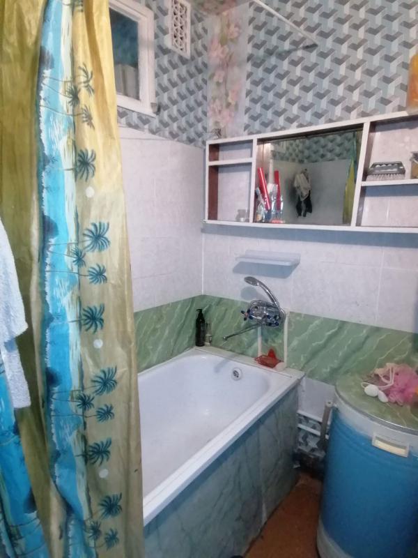 Оренбургская область город Новотроицк улица Уральская д. 37, 4 этаж в 5ти эт доме. - Новотроицк