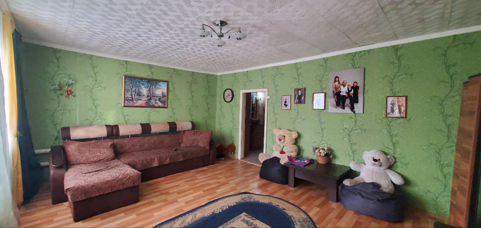 Купите прекрасный дом в городе Гай на ул. - Гай