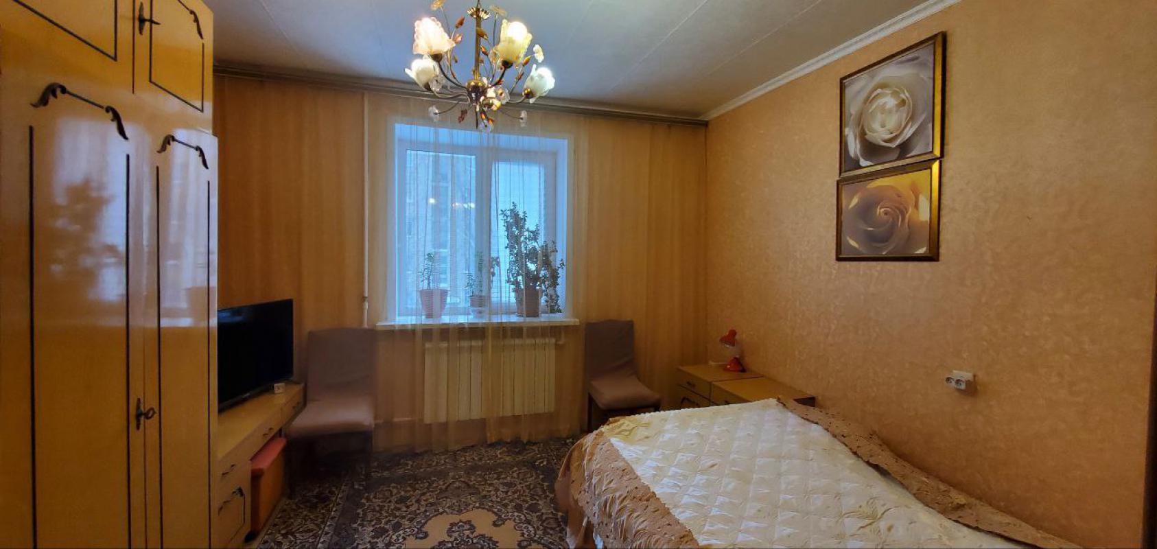 Предлагаем к покупке уютную   2-х комнатную квартиру улучшенной планировки Общая площадь 52,5 м² , к - Гай