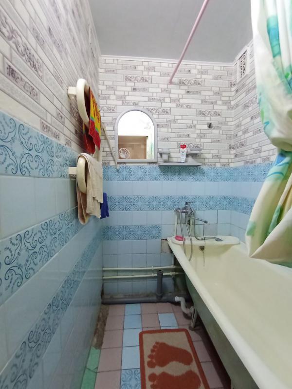 Продается  2-комнатная квартира по адресу:  г. - Новотроицк