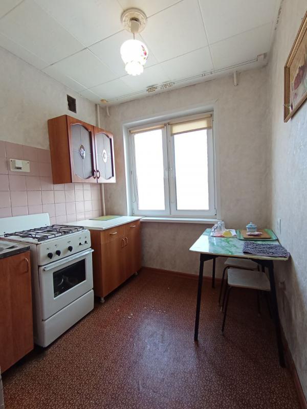 Продается  2-комнатная квартира по адресу:  г. - Новотроицк