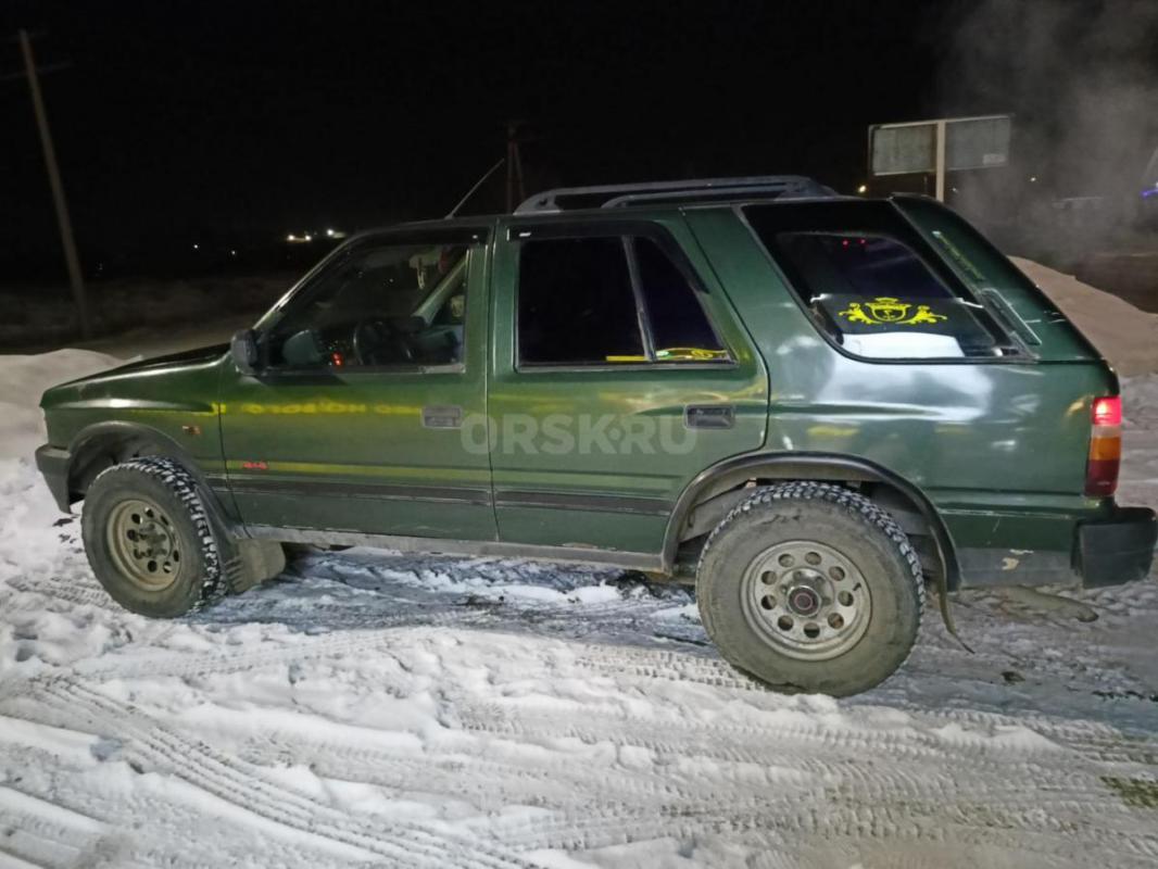 Продам настоящий внедорожник рамник Opel Frontera A, полный привод, документы все на руках,двигатель - Орск