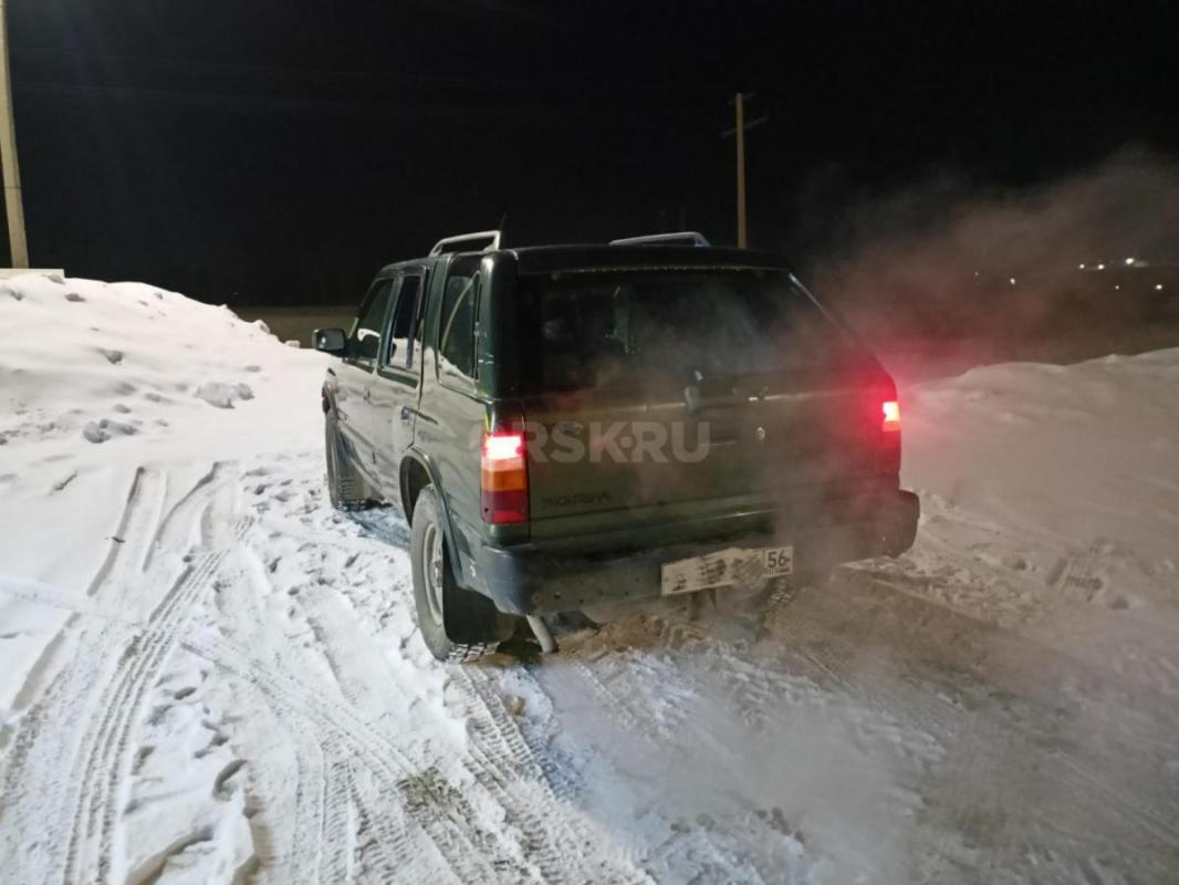 Продам настоящий внедорожник рамник Opel Frontera A, полный привод, документы все на руках,двигатель - Орск
