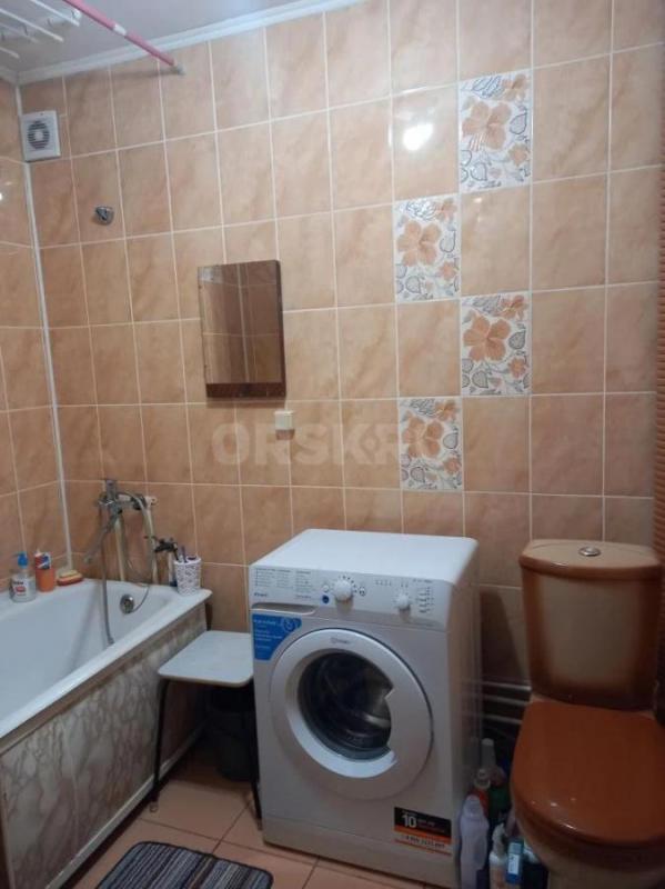 Сдам на длительный срок двухкомнатную квартиру улучшенной планировки, район ул. - Орск