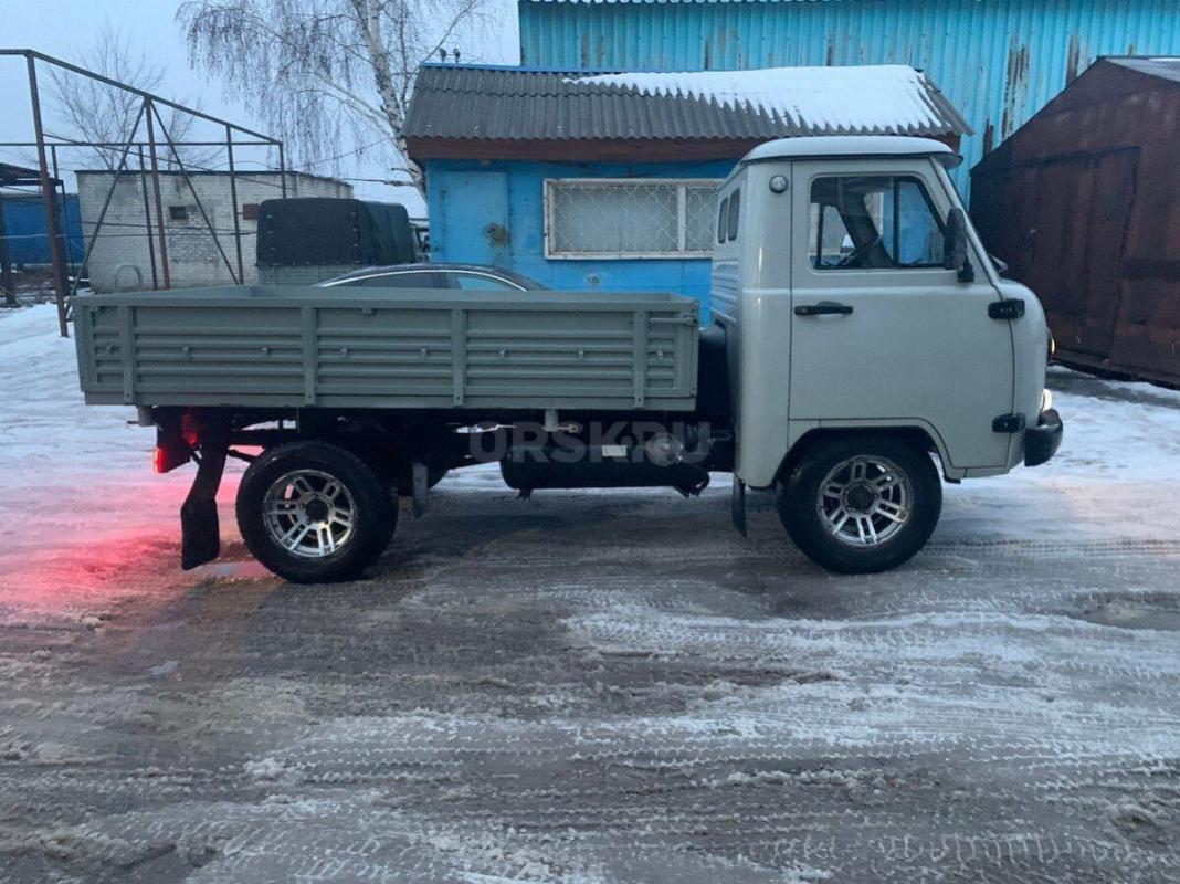 Продаю уаз 3303 2012 года в отличном состоянии машина не битая не крашена очень хорошем состоянии вл - Орск