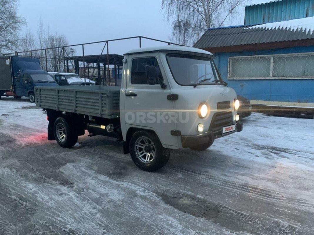 Продаю уаз 3303 2012 года в отличном состоянии машина не битая не крашена очень хорошем состоянии вл - Орск