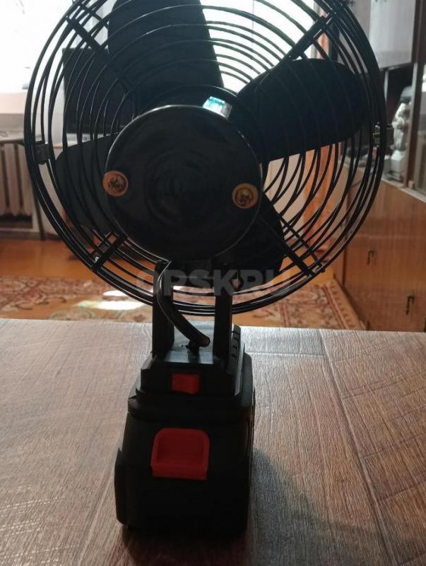 Продам мощный автономный вентилятор на аккумуляторе  новый в комплекте 2 аккумулятора , зарядка. - Орск