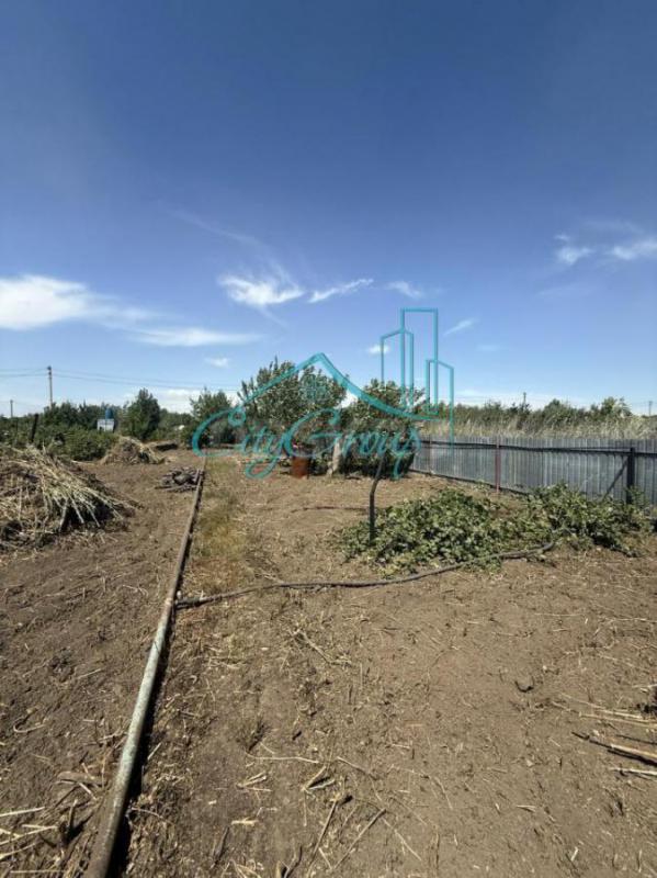 Продаётся уютный садовый участок площадью 7,7 соток с небольшим домом. - Орск