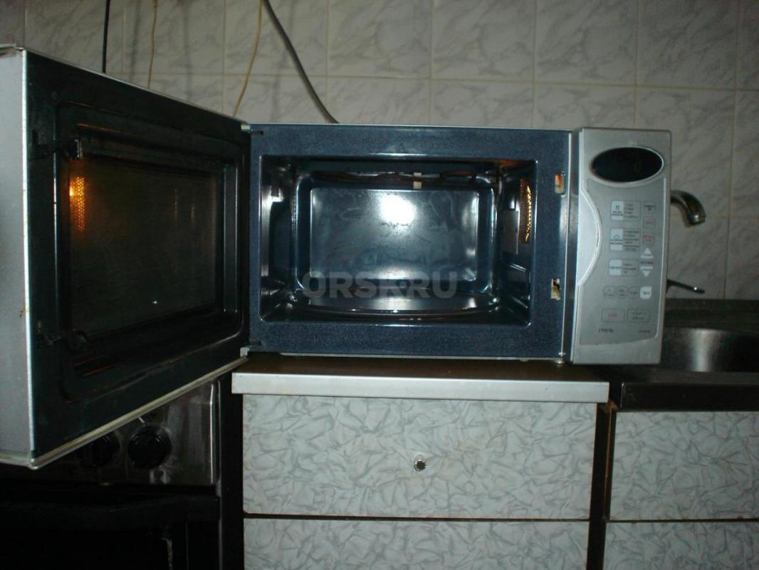 Микроволновка Самсунг CE283GNR  обьём камеры 23л. - Орск