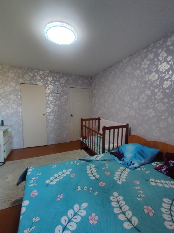 Продаётся уютная двухкомнатная квартира (распашонка) площадью 47.3 квадратных метров на четвёртом эт - Новотроицк