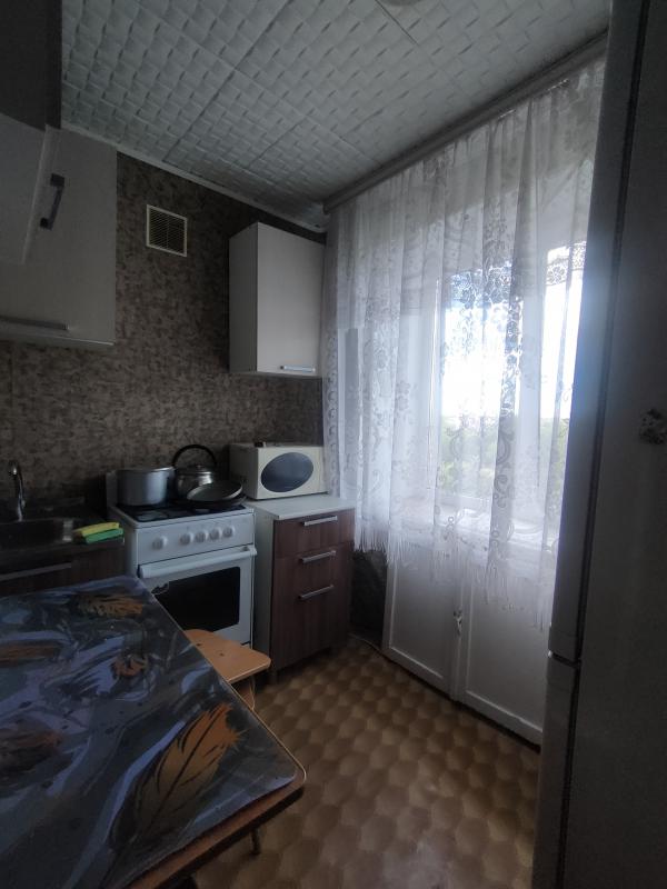 Продаётся уютная двухкомнатная квартира площадью 43.8 квадратных метров на пятом этаже пятиэтажного - Новотроицк