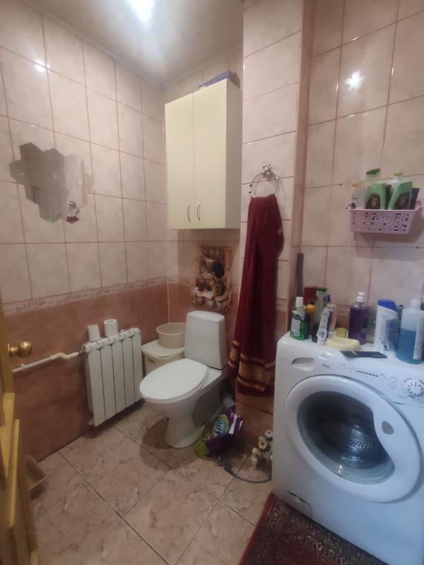 Продаётся просторная четырехкомнатная квартира (45-ка) площадью 61 квадратный метр на пятом этаже пя - Новотроицк