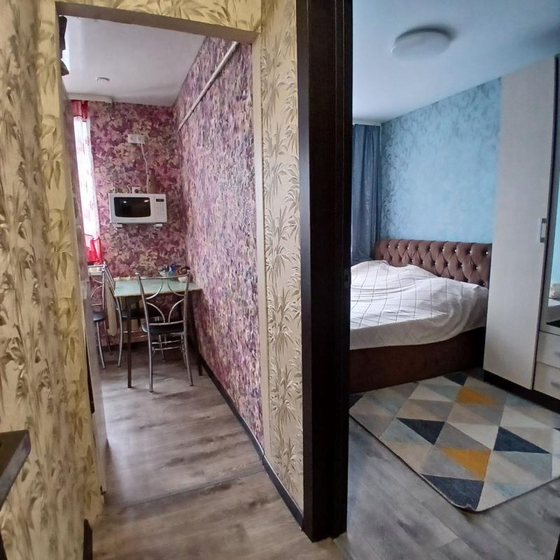 Продается двухкомнатная квартира с раздельными ходами  по адресу г. - Новотроицк