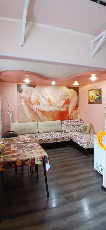 Продается 3-комнатная квартира на привлекательном этаже  ,по адресу: г. - Новотроицк