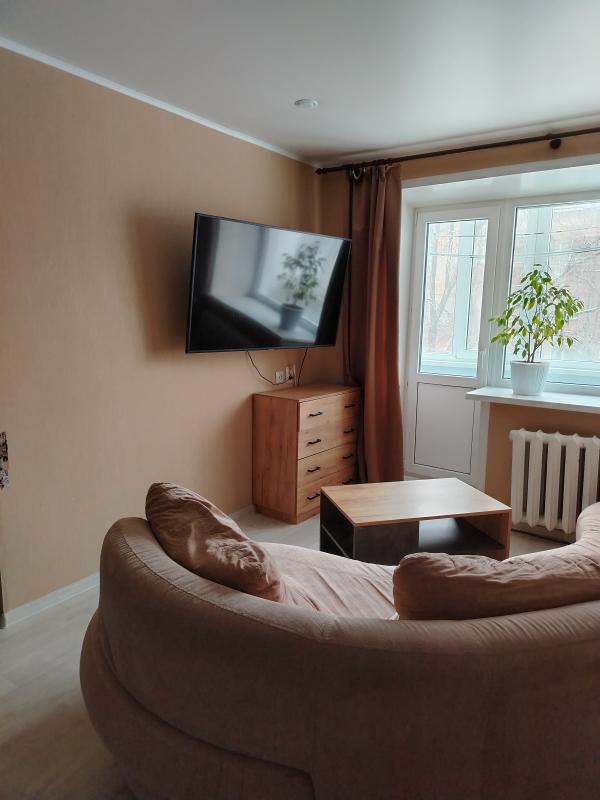 Продаётся 1-комнатная квартира (угловая) в связи с переездом. - Новотроицк